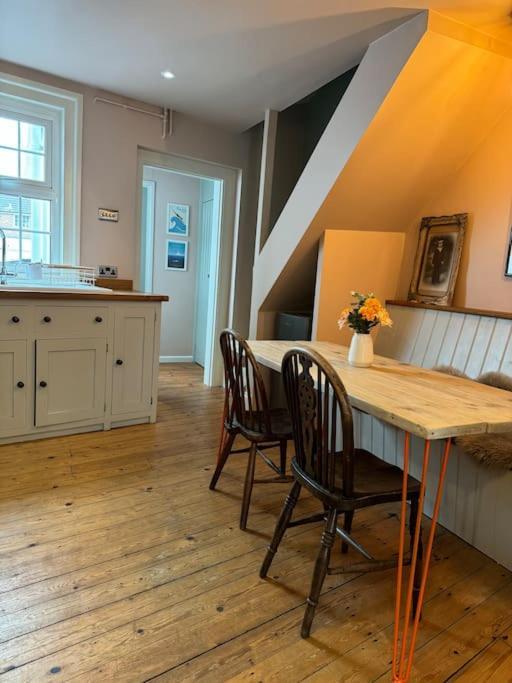 Spring Crescent Cottage In Rye Bagian luar foto
