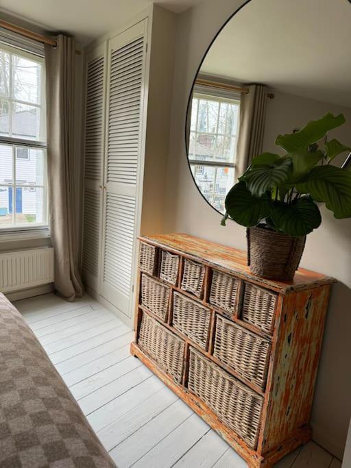 Spring Crescent Cottage In Rye Bagian luar foto